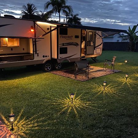 فندق Cozy Camper - Free Parking ميامي المظهر الخارجي الصورة
