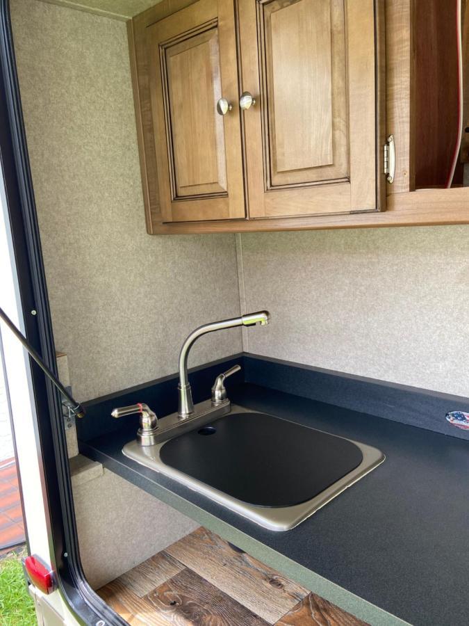 فندق Cozy Camper - Free Parking ميامي المظهر الخارجي الصورة