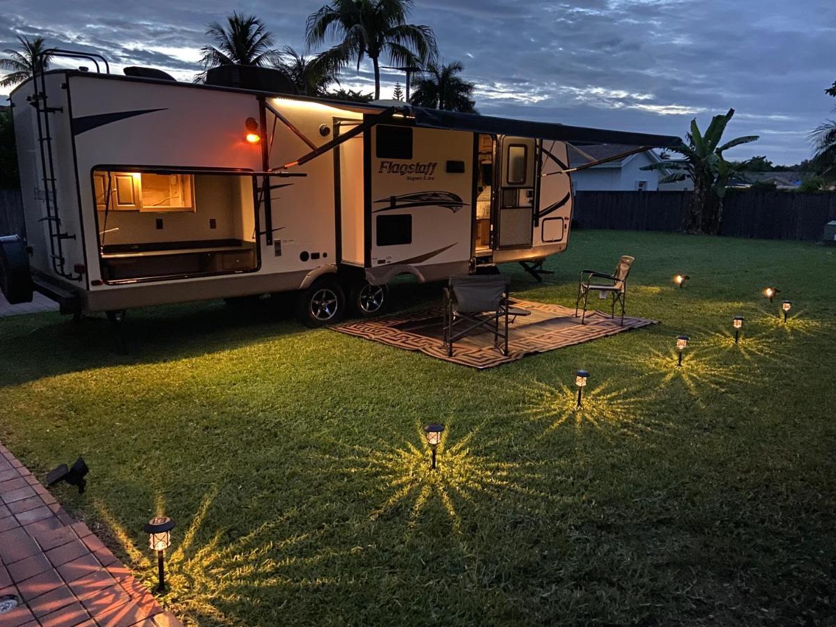 فندق Cozy Camper - Free Parking ميامي المظهر الخارجي الصورة